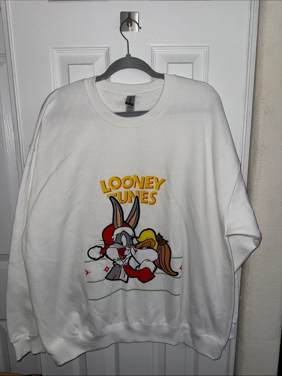 Gildan Sweaters - Gildan White Looney Tunes Graphic Crewneck Sweatshirt